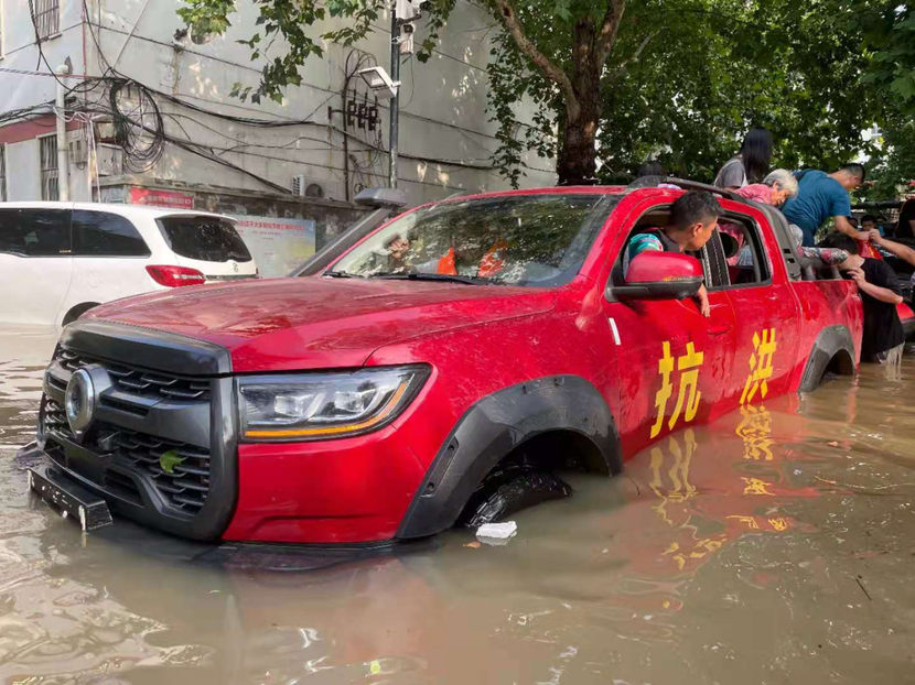 鯊魚王多變體汽車智能皮卡后箱蓋